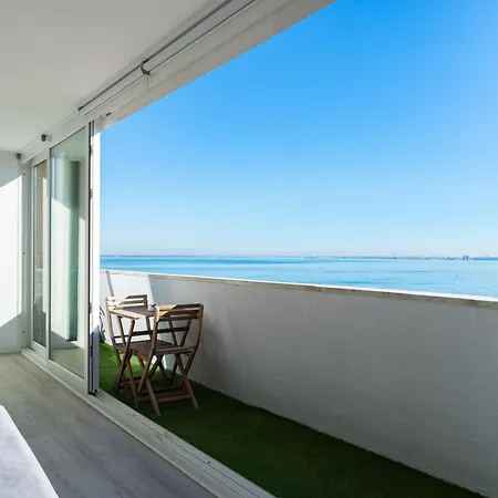 Cacilhas Riverview! Almada