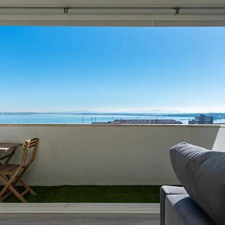 Cacilhas Riverview! Almada